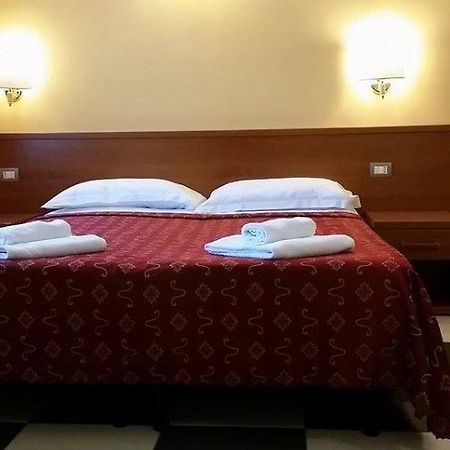 Incantoromano Guest House Bagian luar foto