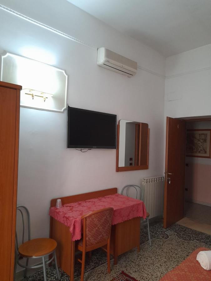 Incantoromano Guest House Bagian luar foto