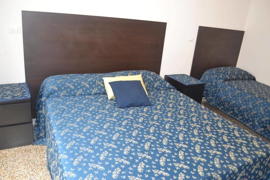 Incantoromano Guest House Bagian luar foto