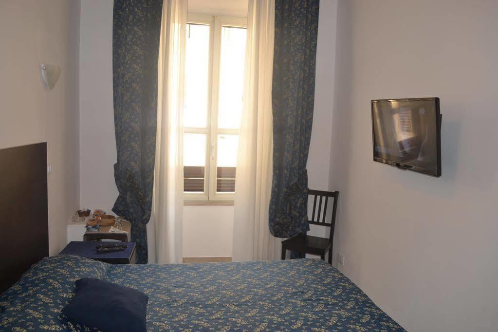 Incantoromano Guest House Bagian luar foto